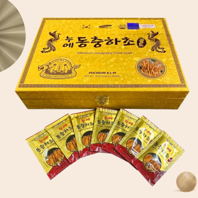 1 Hộp nước đông trùng hạ thảo Pocheon K-L-M Silkworm Cordyceps Drink Gold (hộp 60 gói x 30ml) 1 Hộp nước đông trùng hạ thảo Pocheon K-L-M Silkworm Cordyceps Drink Gold (hộp 60 gói x 30ml)