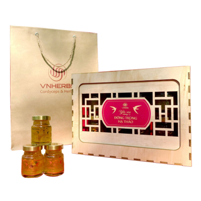 1 hộp yến chưng Đông trùng hạ thảo sinh khối VNHERBS (8 lọ/hộp)  1 hộp yến chưng Đông trùng hạ thảo sinh khối VNHERBS (8 lọ/hộp)