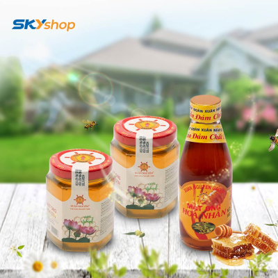 4 lọ mật ong ruồi nguyên chất 504g Xuân Nguyên  - Tặng 2 lọ mật ong hoa sen 225g + 1 chai mật ong hoa nhãn 180ml 4 lọ mật ong ruồi nguyên chất 504g Xuân Nguyên  - Tặng 2 lọ mật ong hoa sen 225g + 1 chai mật ong hoa nhãn 180ml